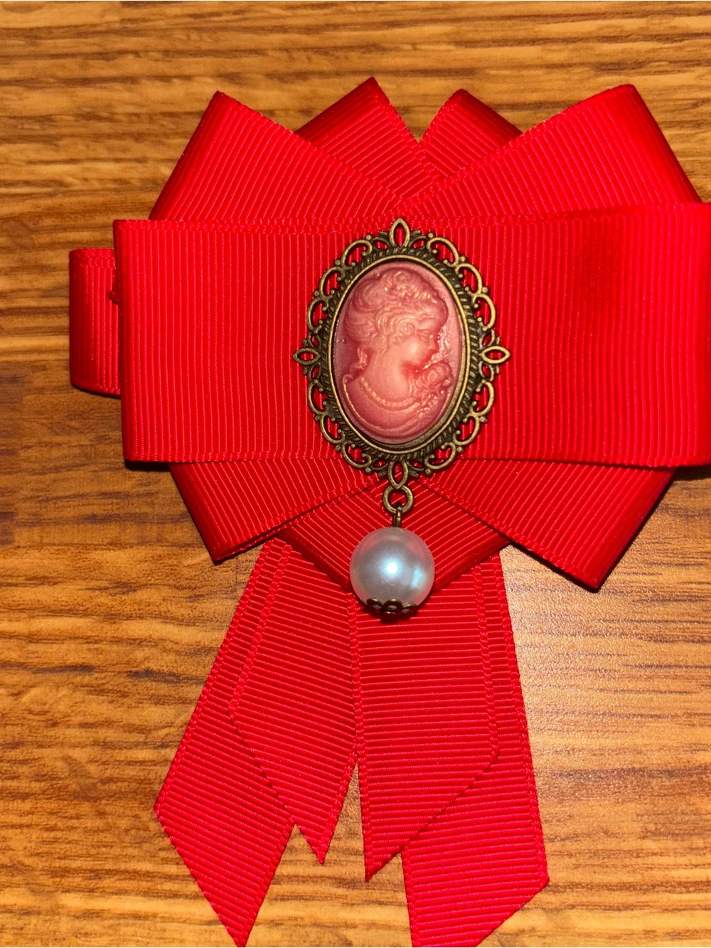 Vintage Victorian-Inspired Elegant Red Ribbon Brooch with Cameo and Pearl Accent - Picture 8 of 10
